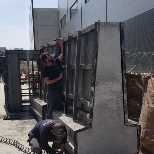 Ballistic Explosion Resistant Mobile Panel Concrete Wall T-Wall Texas Colorado Jersey Barrier Bunker and Shelter Systems
